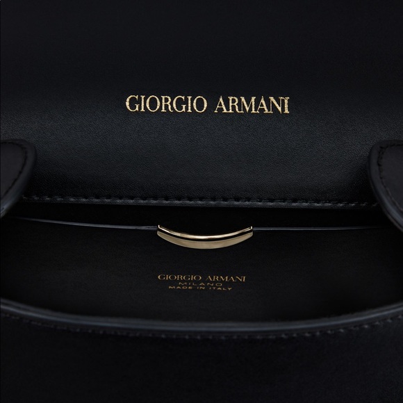 GIORGIO ARMAN leather cross-body bag NWT - Picture 4 of 11